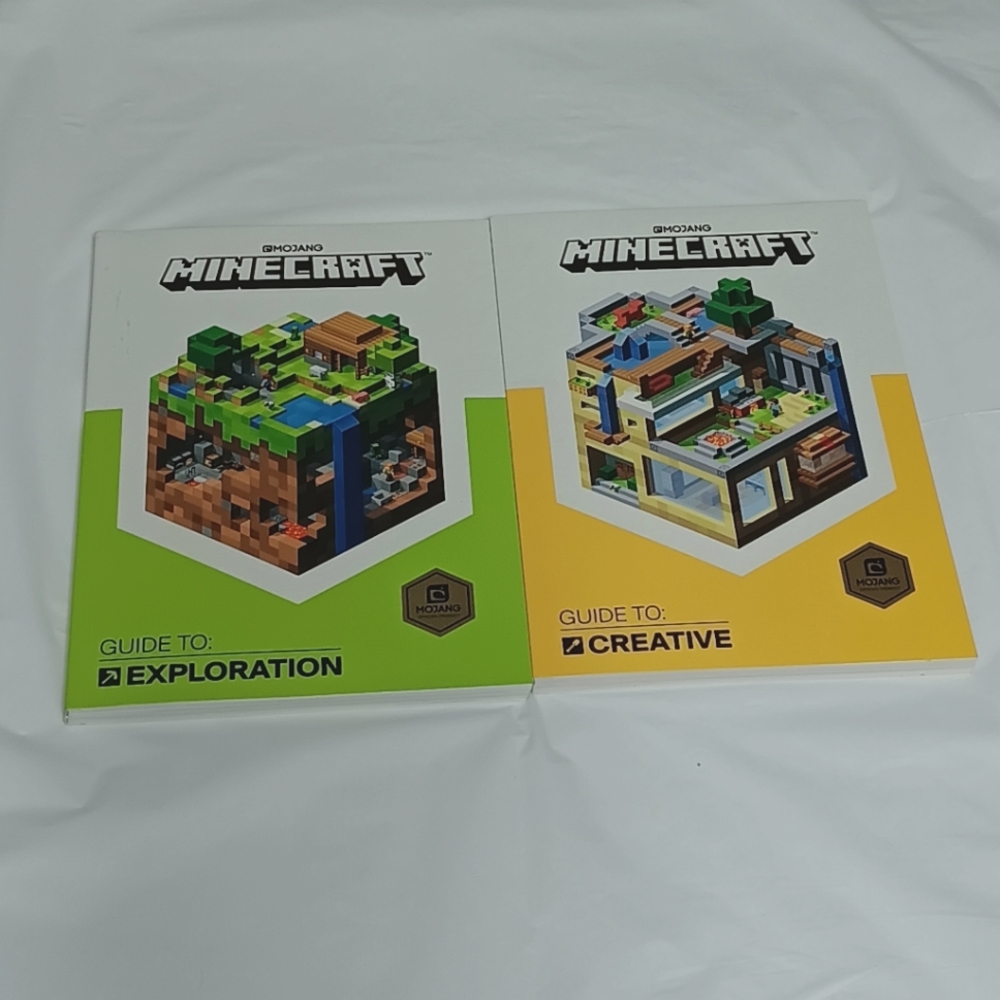 Mojang Officail Minecraft Guide Collection - Picture 2 of 11